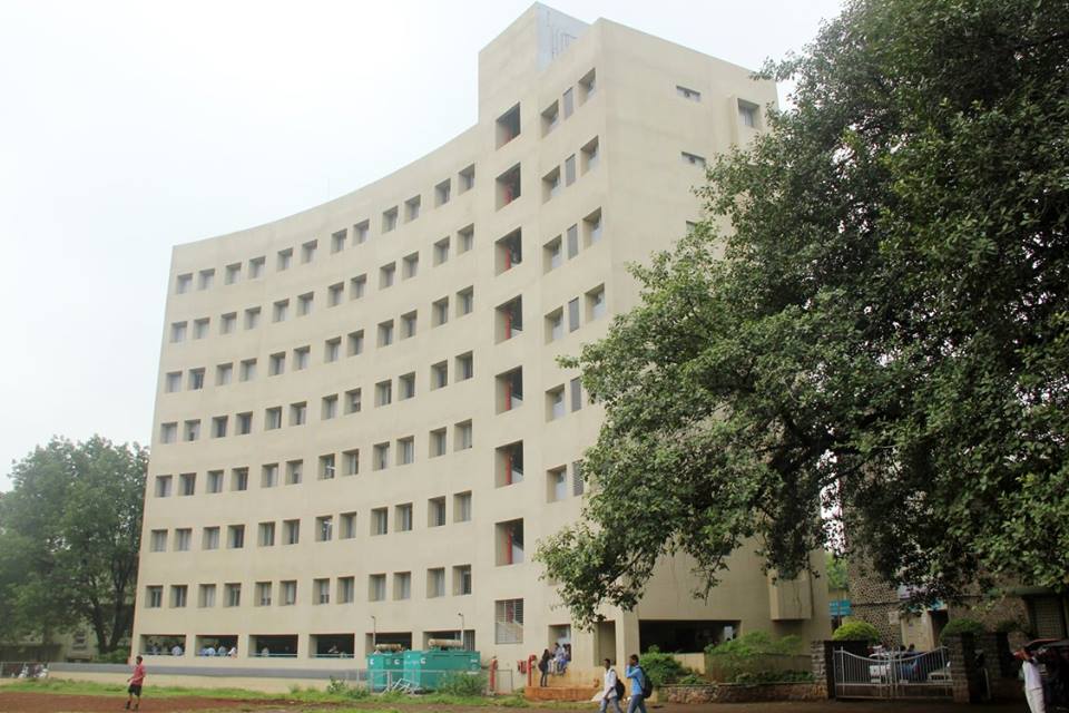 Maharashtra Education Societys Garware College of Commerce Main Building