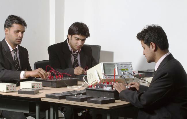 Manav Bharti University Labs(3)