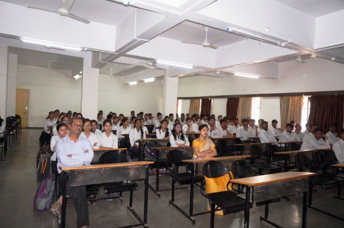 Maratha Vidya Prasarak Samajs College of Pharmacy Classroom