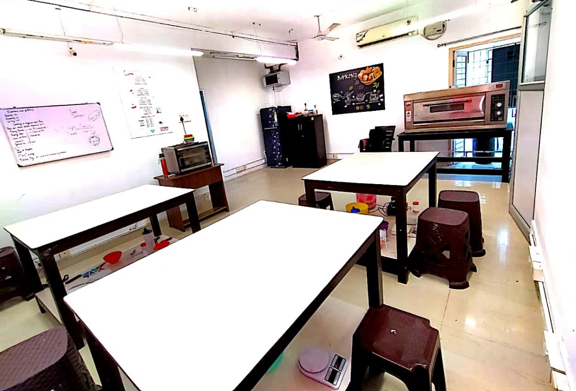 MARG Institute of Design and Architecture Swarnabhoomi (MIDAS) Classroom(2)
