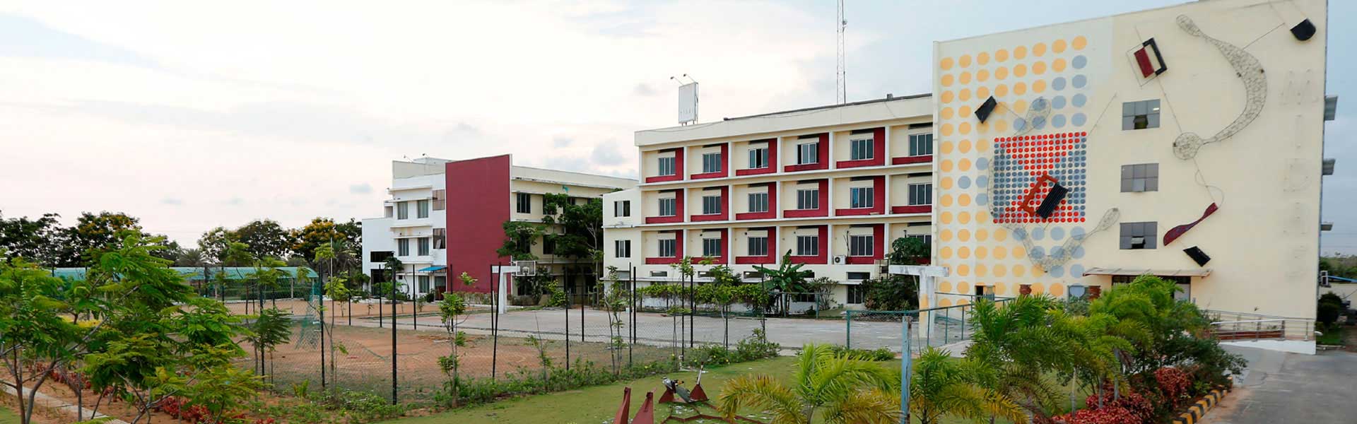 MARG Institute of Design and Architecture Swarnabhoomi (MIDAS) Campus Building(2)