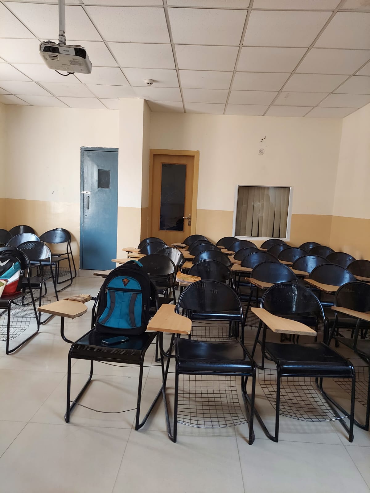 Max Institute of Allied & Paramedical Education, Ghaziabad Classroom(1)
