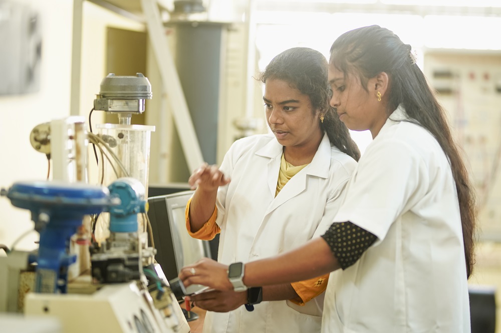 Meenakshi College of Engineering Labs(6)