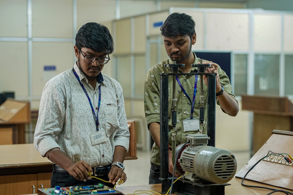 Meenakshi College of Engineering Labs(10)