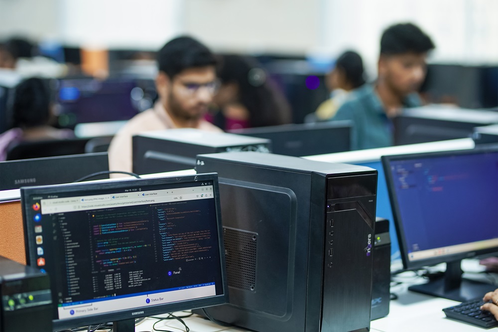 Meenakshi College of Engineering Labs(12)