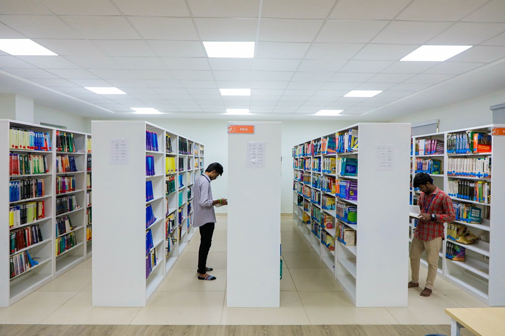 Meenakshi College of Engineering Library(1)