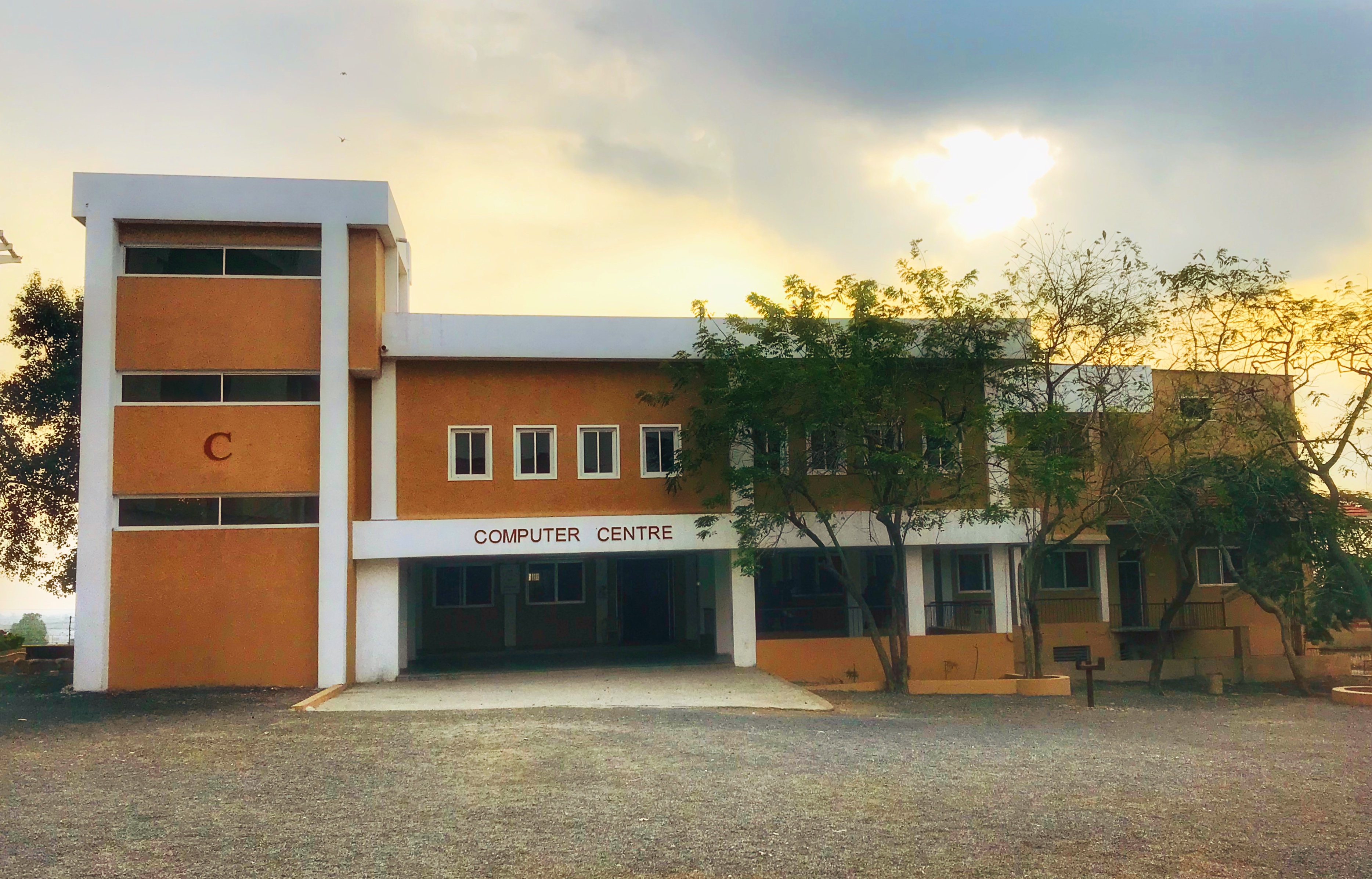 Medicaps University Labs(2)