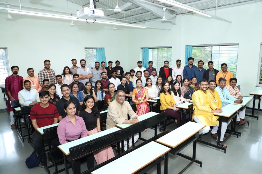 MES Senior College,Pune Classroom