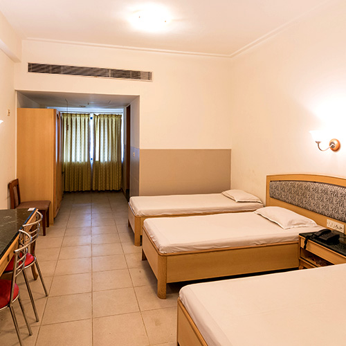 MET Institute of International Studies Hostel Room