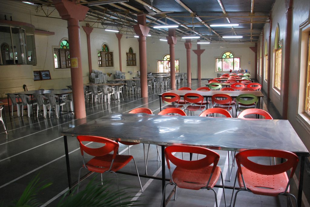 MIT WPU Cafeteria / Mess