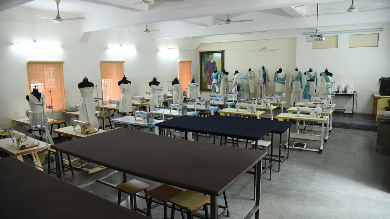 MKSSS School of Fashion Technology, Nagpur Labs(2)