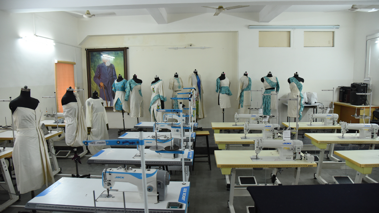 MKSSS School of Fashion Technology, Nagpur Labs(3)