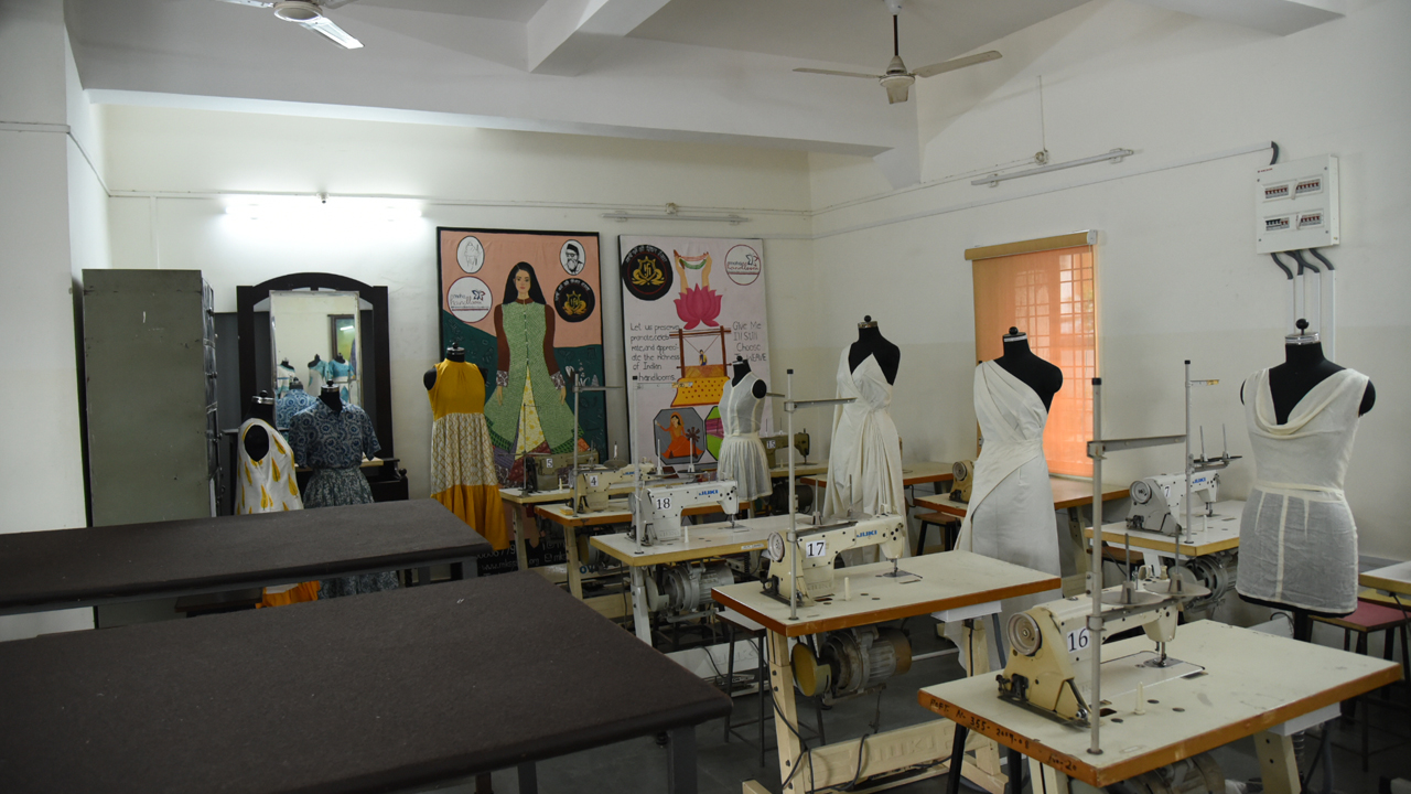MKSSS School of Fashion Technology, Nagpur Labs(4)