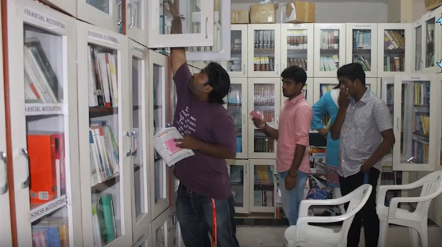Modern College of Arts, Science and Commerce, Progressive Education Society Library