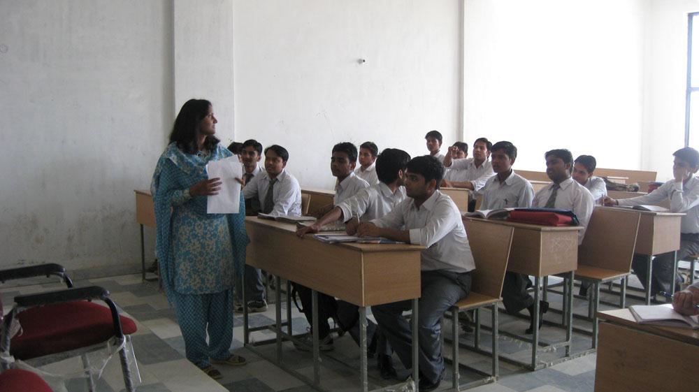 Neelam College of Engineering and Technology Classroom