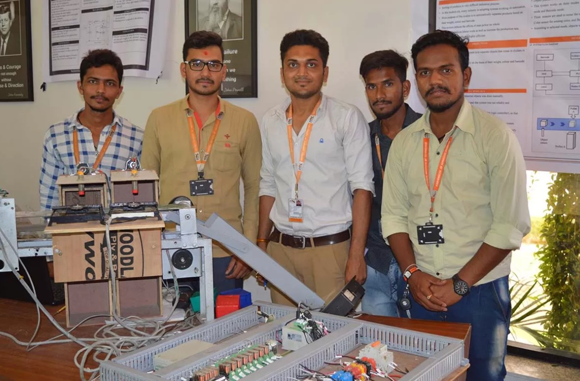 Neotechical Campus Students Work(4)