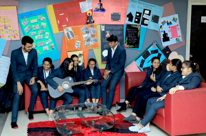 NIBE The International Business College Others(6)