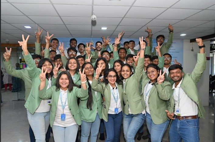 NIBE The International Business College Students Work(2)