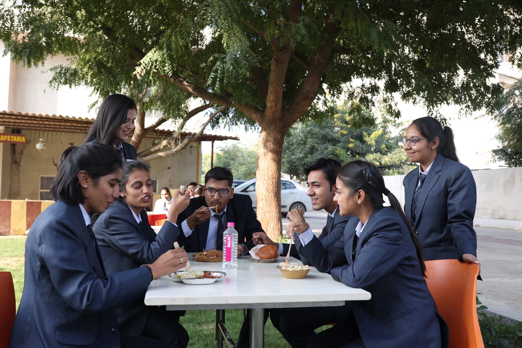 Poddar Business School Cafeteria / Mess