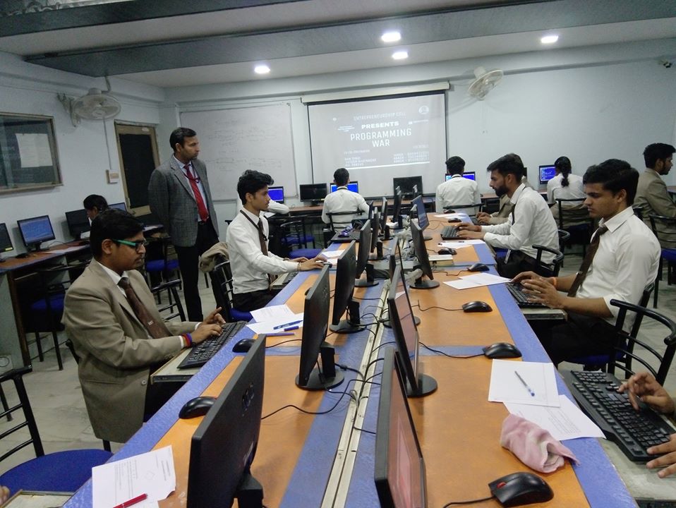 Deen Dayal Upadhyay Management College Labs(3)