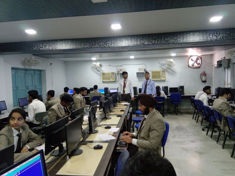 Deen Dayal Upadhyay Management College Labs(5)