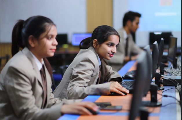 Deen Dayal Upadhyay Management College Labs(6)