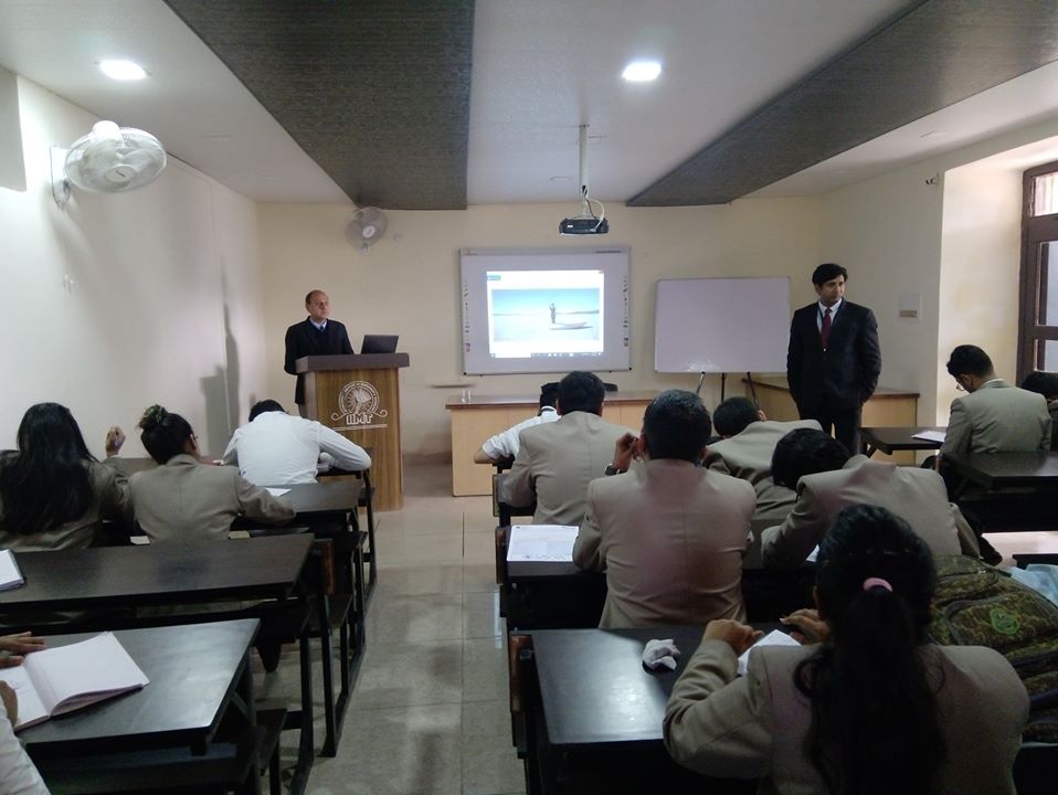 Deen Dayal Upadhyay Management College Classroom(1)