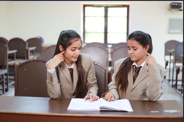 Deen Dayal Upadhyay Management College Classroom(3)