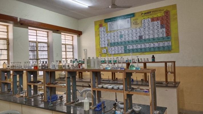 Rajasthan Swayat Shasan P.G. Mahavidyalaya Labs(1)