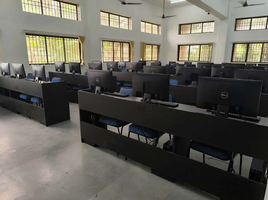 Rajeev Gandhi College of Management Studies Labs(2)