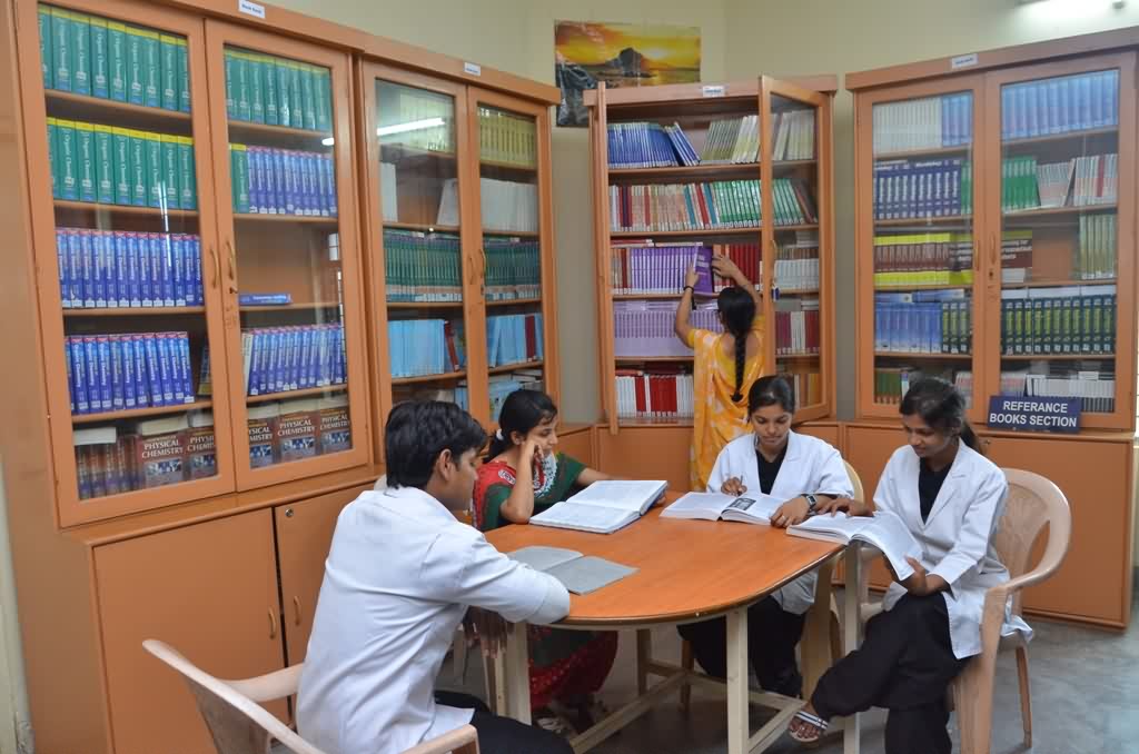 Ravi Shankar College of Pharmacy Reading Room