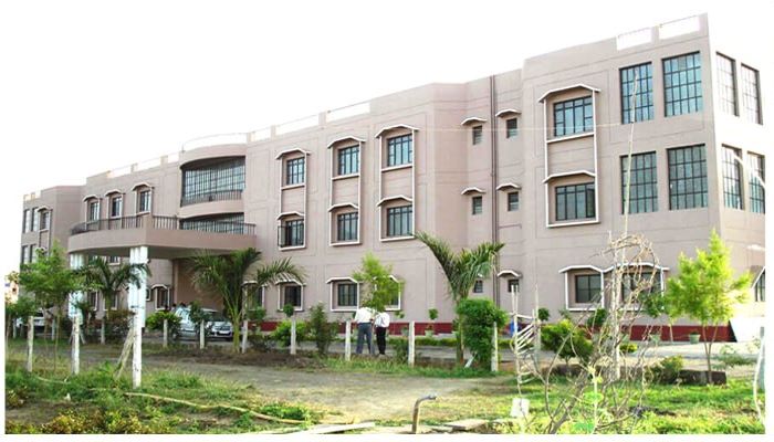 Ravi Shankar College of Pharmacy Campus Building