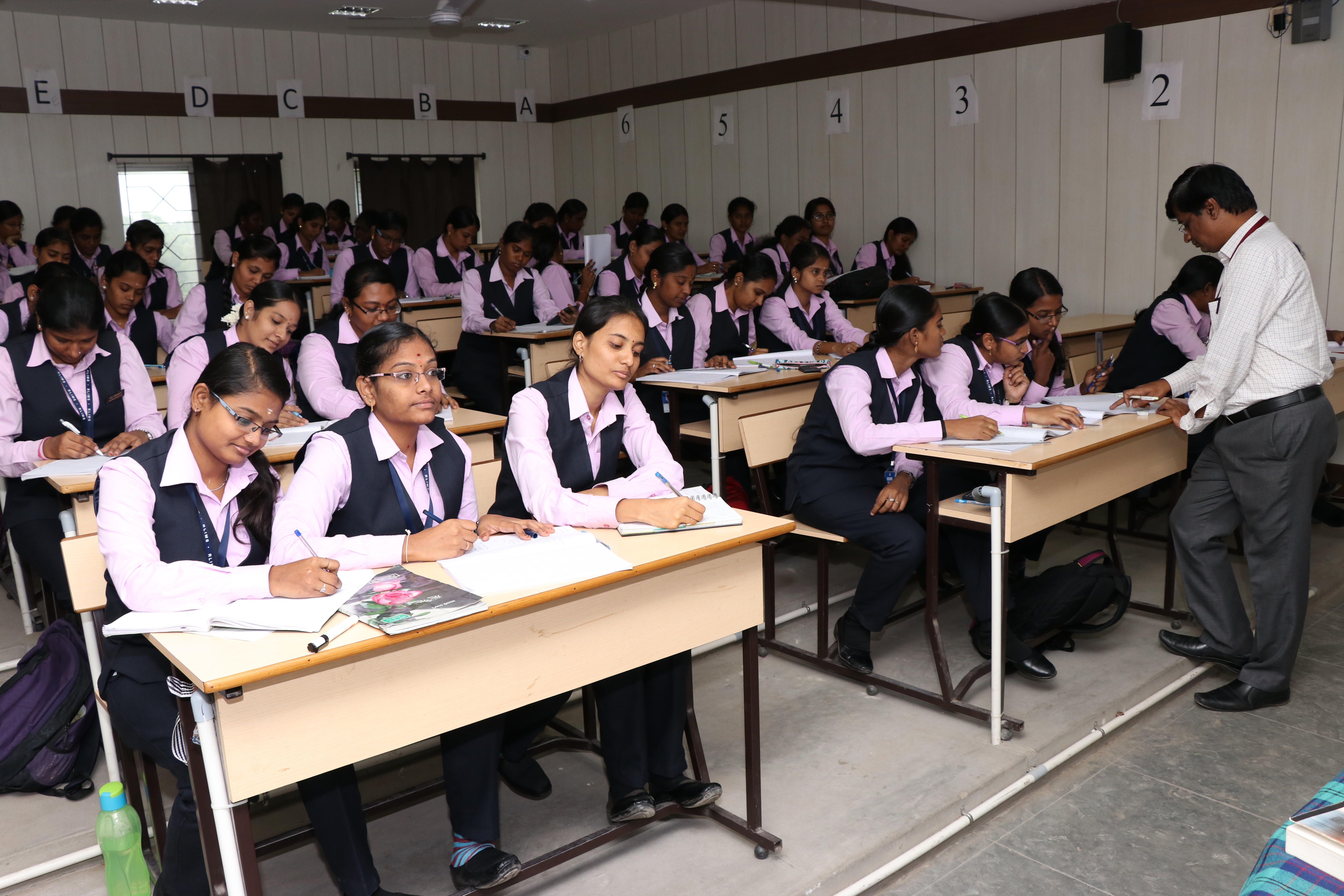RL Institute of Management Studies Classroom