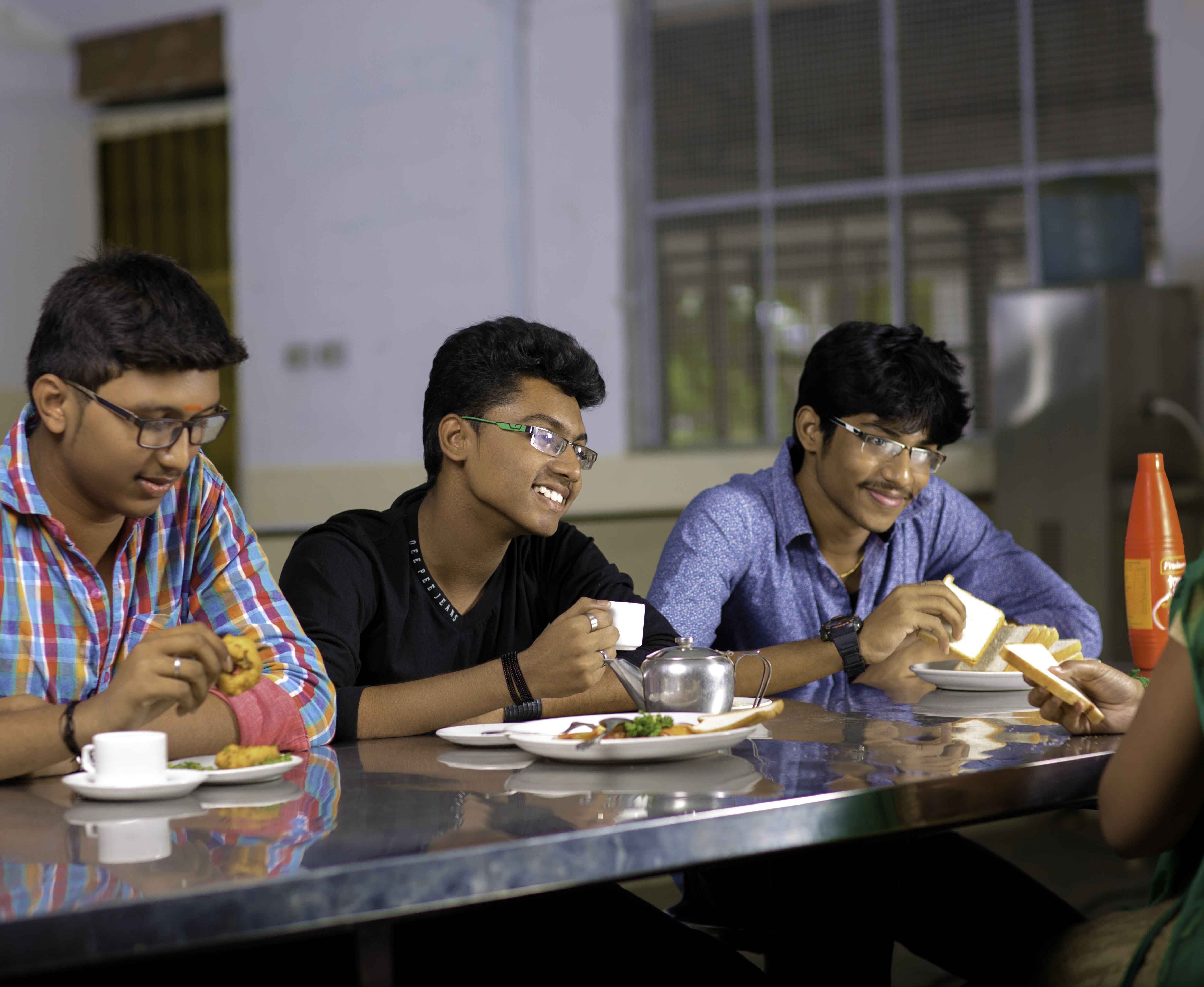 RL Institute of Management Studies Cafeteria / Mess(1)