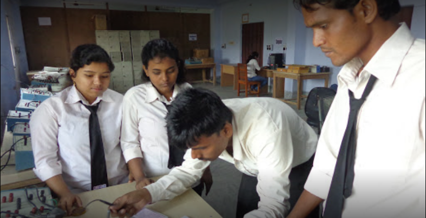 Santiniketan Institute of Polytechnic Labs(7)