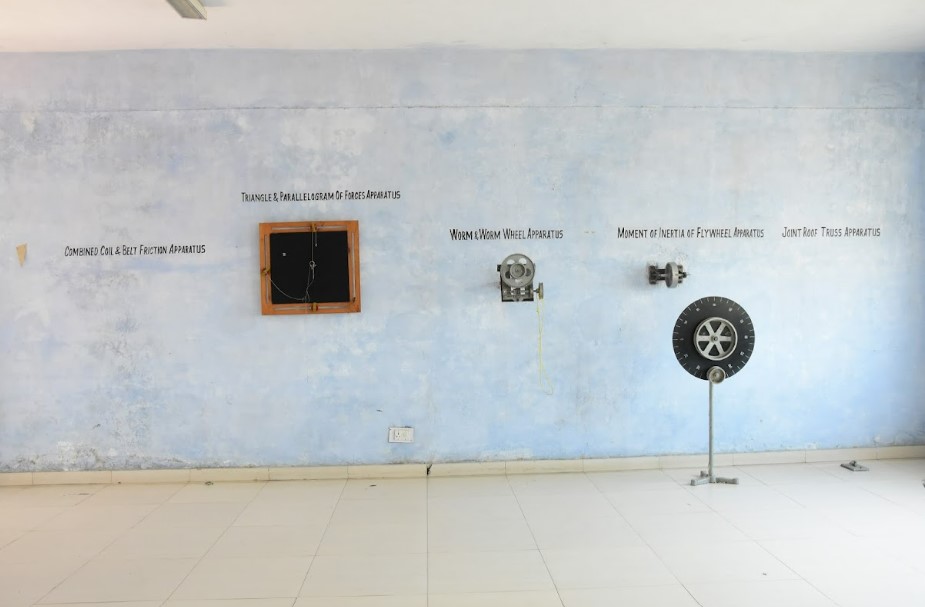 Saroj Institute of Technology and Management Labs(2)