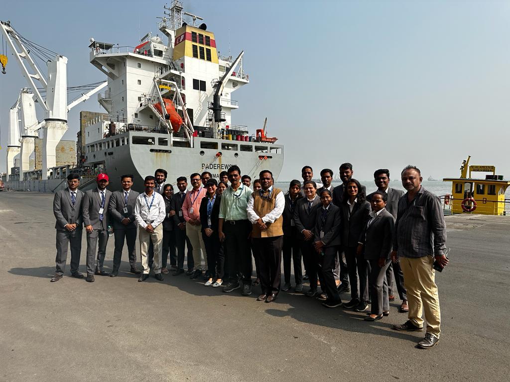 Sasmira's Business School Industrial Visit(1)