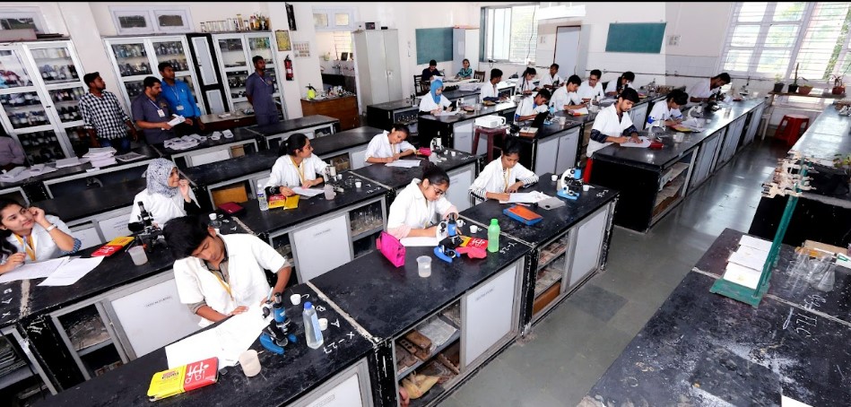 Satish Pradhan Dnyansadhana College Labs(1)
