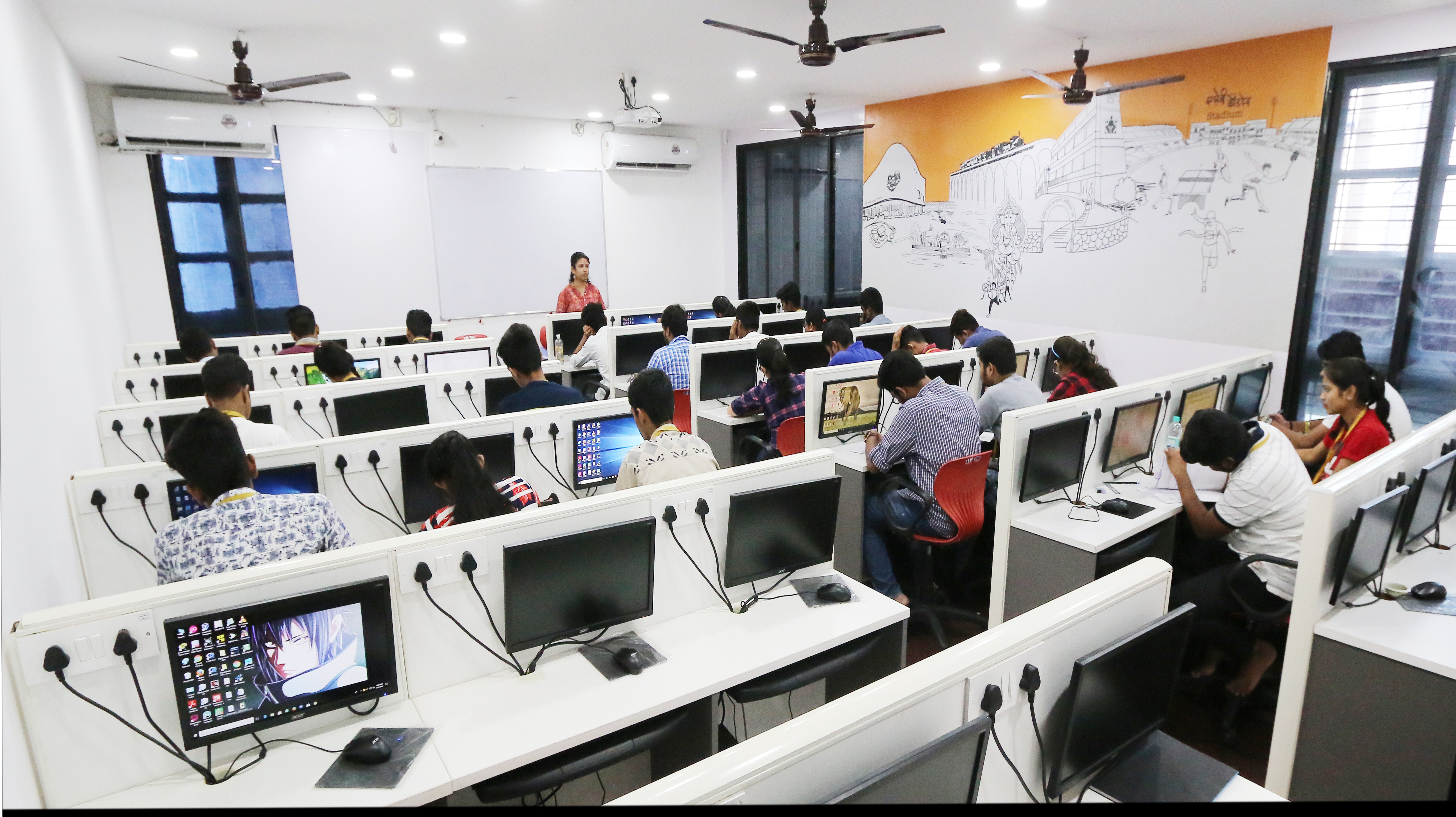 Satish Pradhan Dnyansadhana College Labs(4)