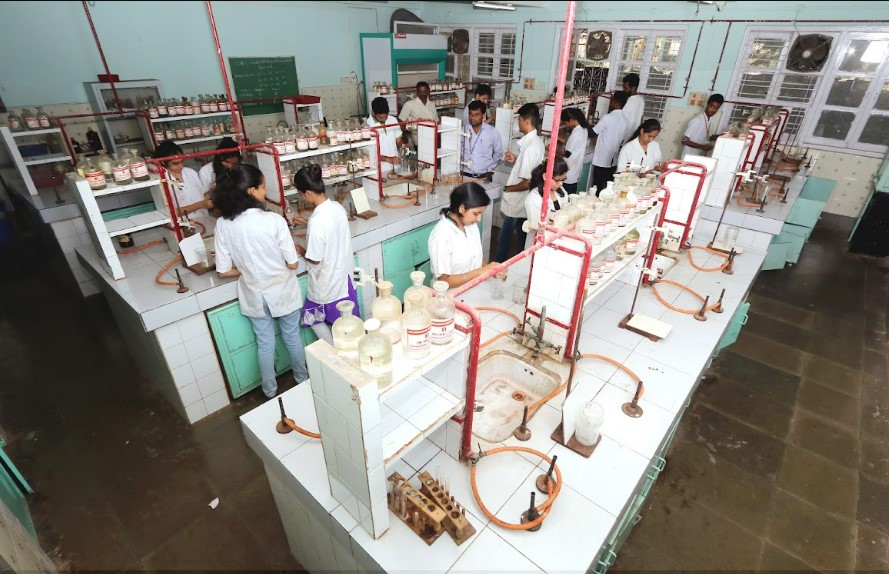 Satish Pradhan Dnyansadhana College Labs(5)