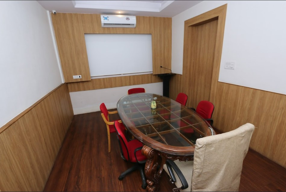 Satish Pradhan Dnyansadhana College Conference Room(1)