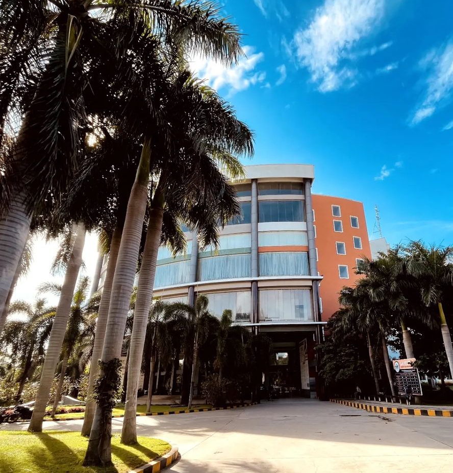 Saveetha School of Engineering Campus View(4)