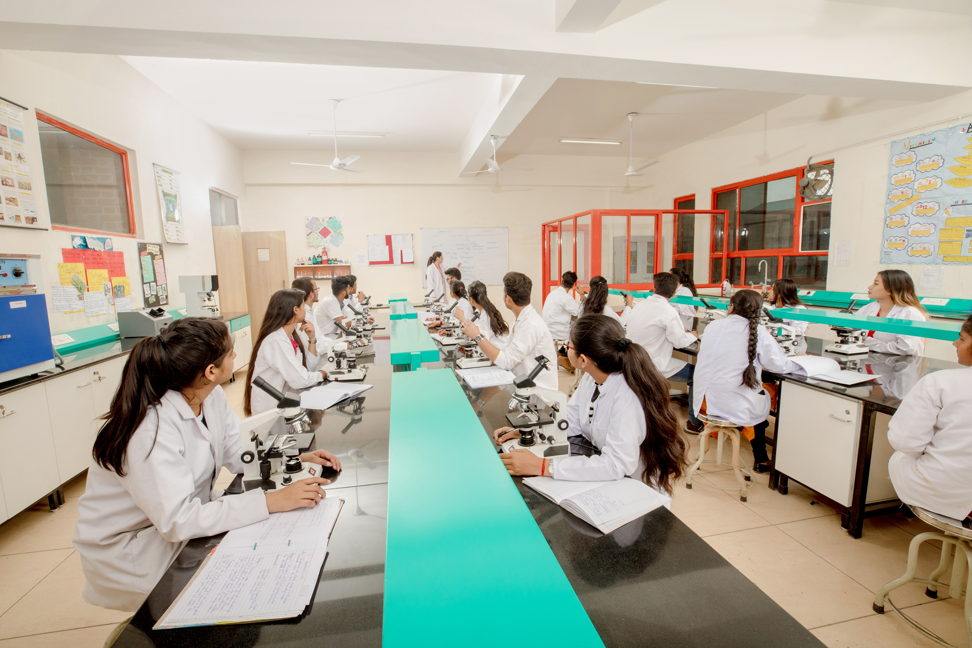 Sharda University Labs(4)