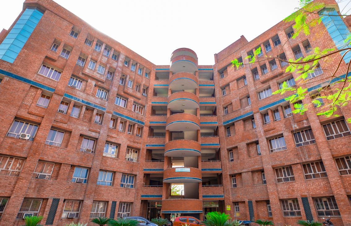 Sharda University Campus Building(3)