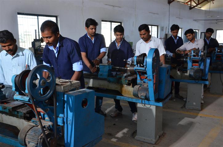 Shreeyash College of Engineering and Technology Labs(4)