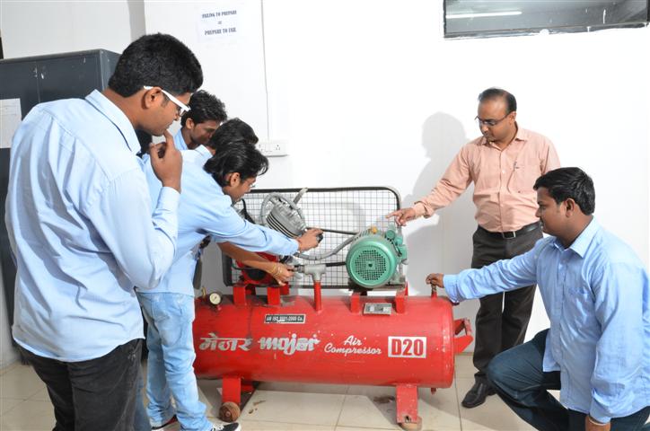 Shreeyash College of Engineering and Technology Labs(5)