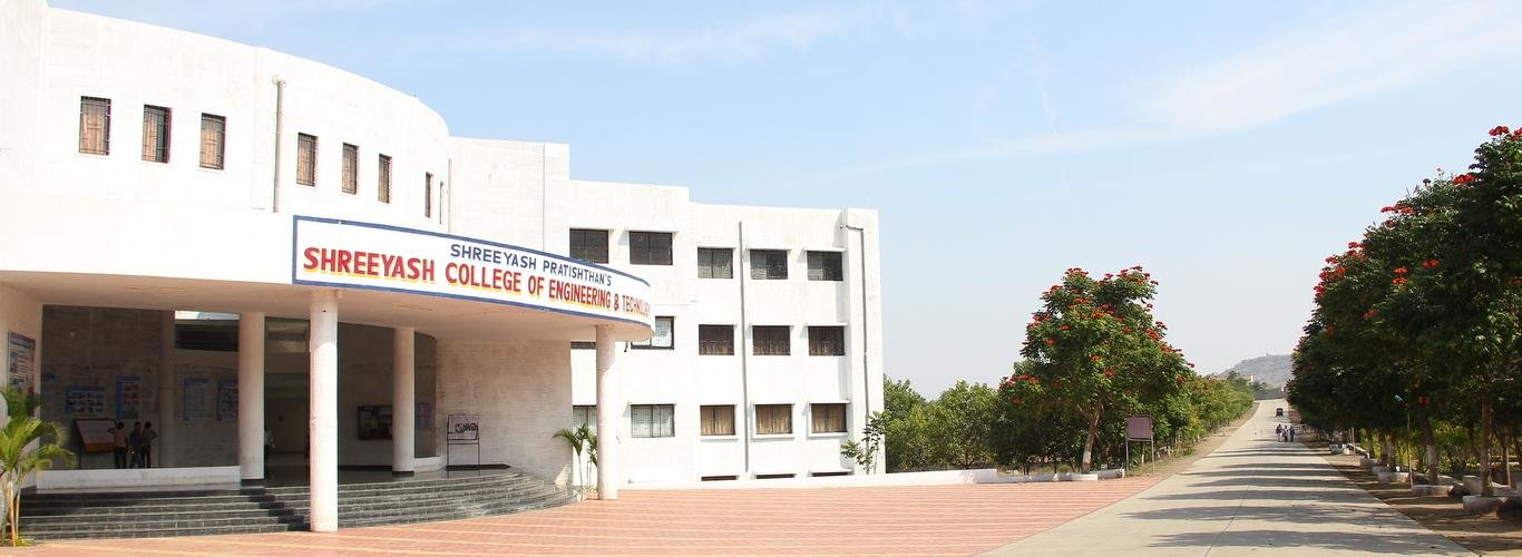 Shreeyash College of Engineering and Technology Campus Building(3)