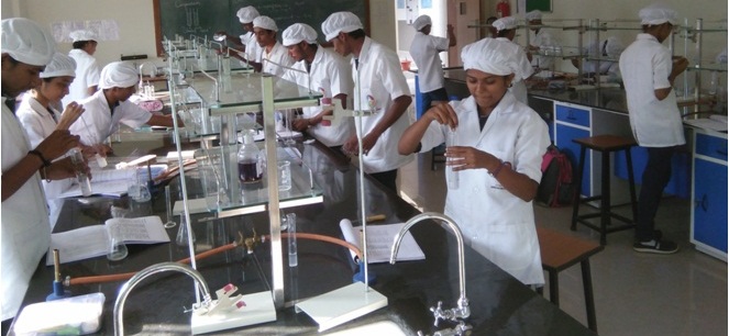 Shreeyash Institute of Pharmacy Labs