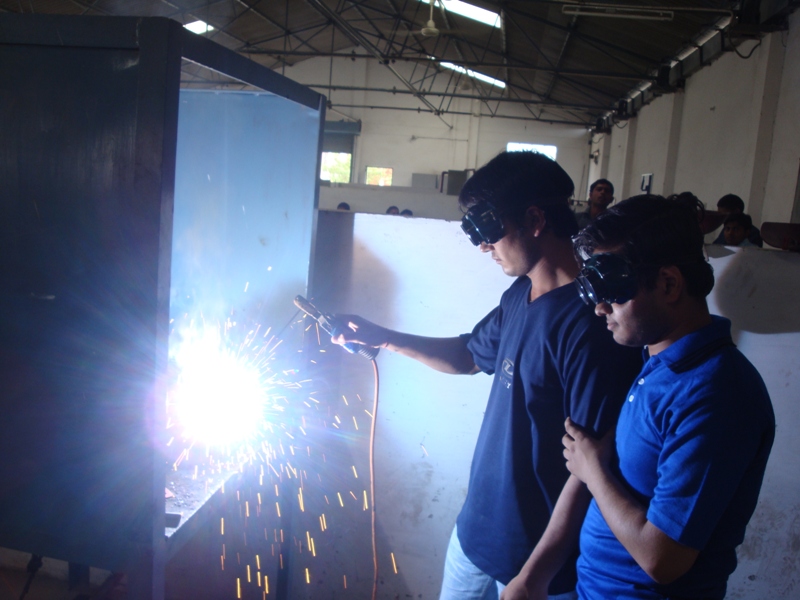 Shri Balwant Institute of Technology Labs(2)