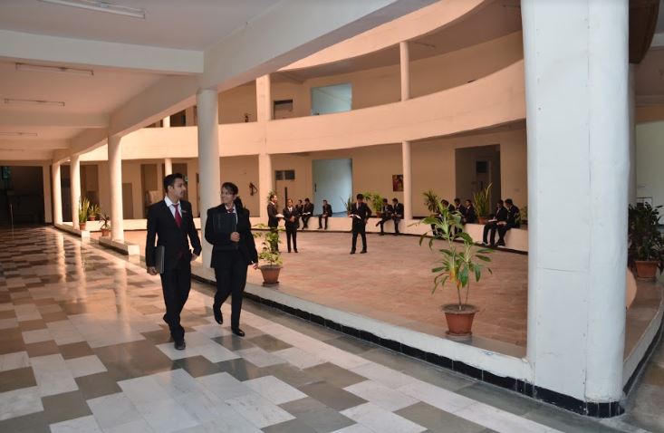 Shri Ram Murti Smarak International Business School Campus Building(4)